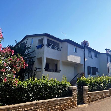 Molo View Apartment 로비니 외부 사진