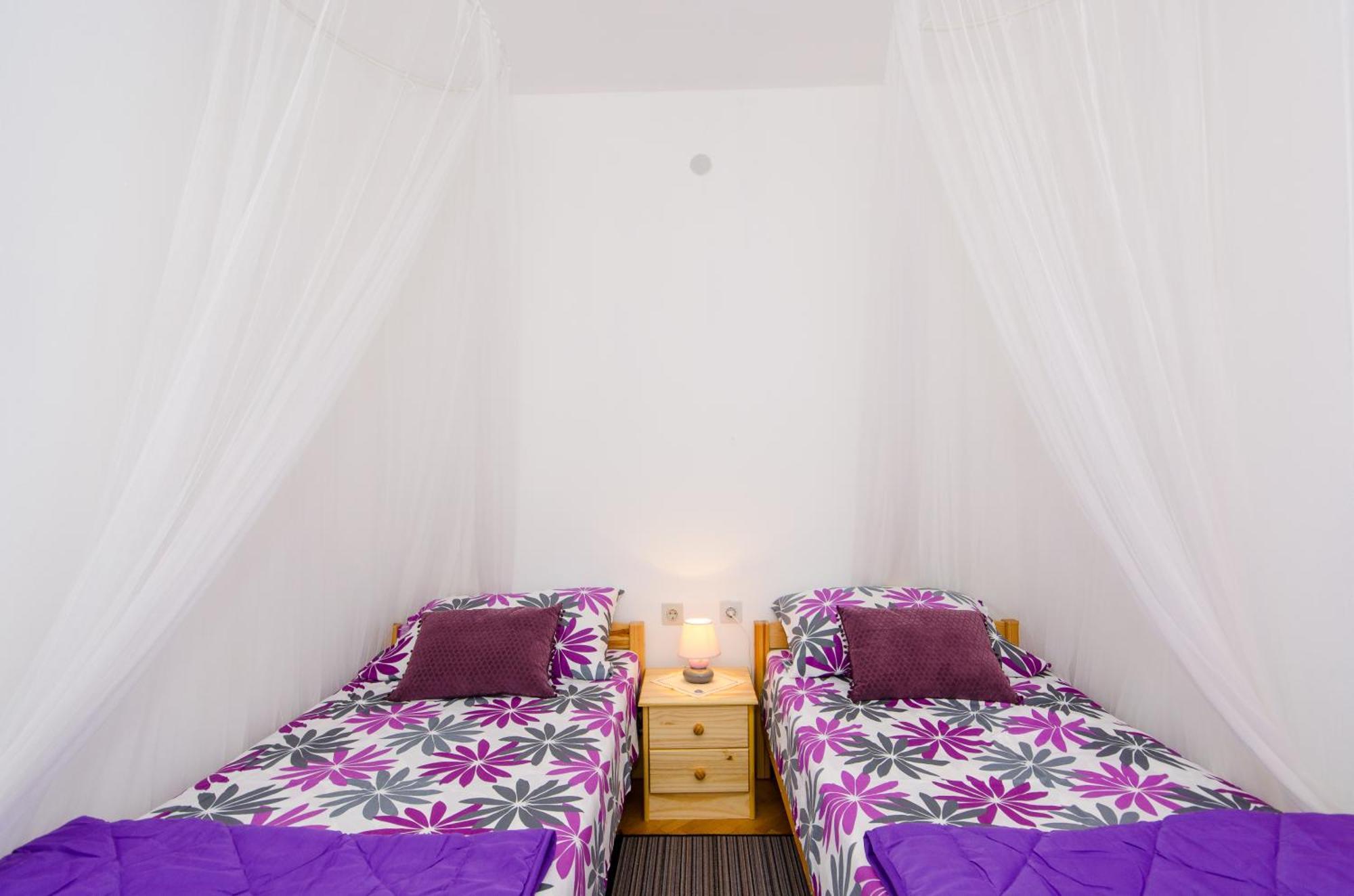 Molo View Apartment 로비니 외부 사진