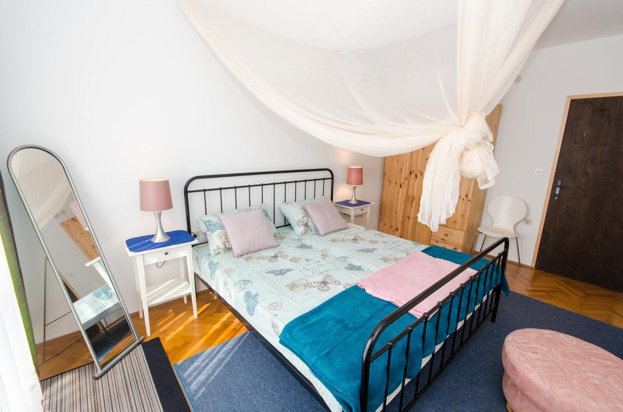 Molo View Apartment 로비니 외부 사진